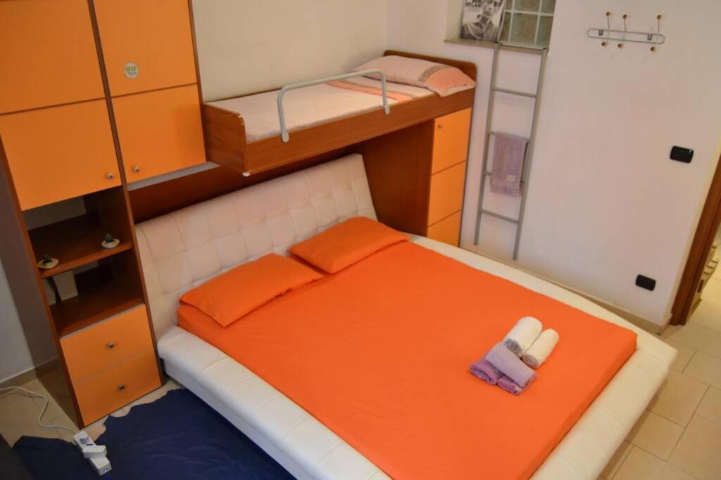 Appartamento Letto ad acqua H2OME Bari Esterno foto